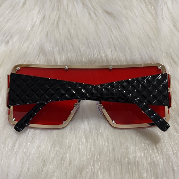 Oversize Sunglasses - Picture 7 of 9